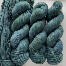 Load image into Gallery viewer, Outlier: Faded Teal on Victoria DK
