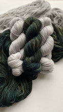 Load image into Gallery viewer, Sitka Spruce on Victoria 85/15 DK
